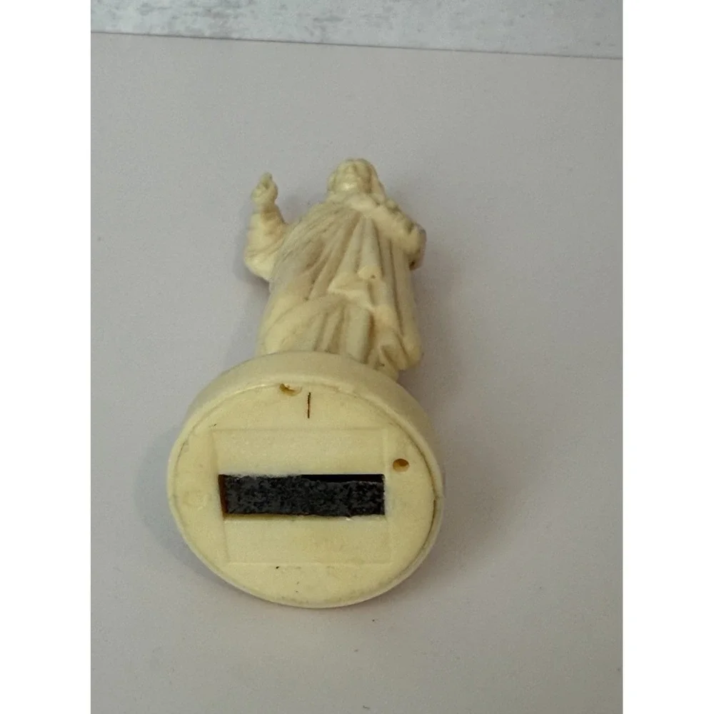 VTG Walls Mississippi Sacred Heart Jesus Dashboard Auto Companion Plastic 4.5